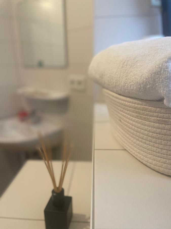 Zentrale Wohnung Direkt Am Hauptbahnhof - Bismarck Дюссельдорф Екстер'єр фото